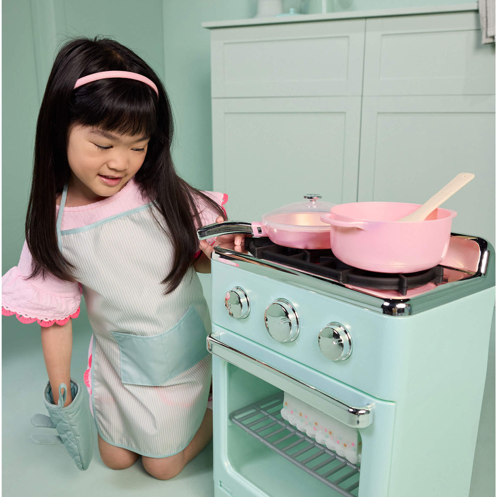 Sweet Spaces™ Apron & Oven Mitt Set